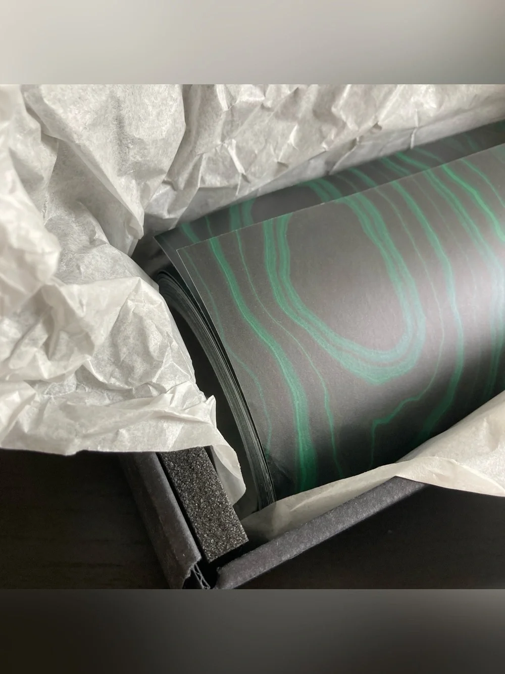 Emerald green malachite traditional unpasted wallpaper 77 sq ft 💚🖤